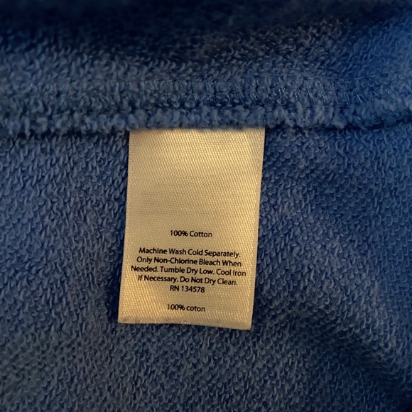 GUC Vineyard Vines quarter zip - Picture 4 of 4